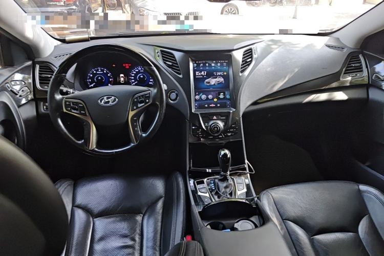 Used Hyundai Azera 2011 3.0L Flagship Edition Center Console