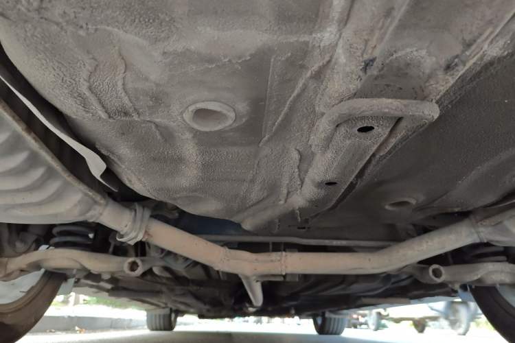 Used Hyundai Azera 2011 3.0L Premium Model Chassis Rear