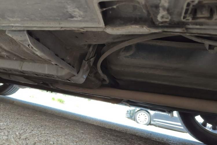 Used Hyundai Azera 2011 3.0L Premium Model Chassis Rear Left