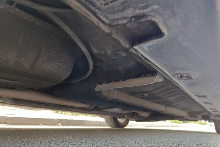 Used Hyundai Azera 2011 3.0L Premium Model Chassis Rear Right