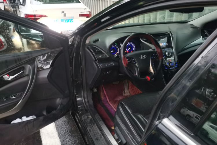 Used Hyundai Azera 2011 2.4L Luxury Model Driver Seat