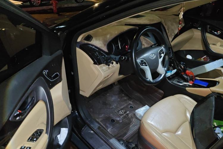 Used Hyundai Azera 2011 2.4L Luxury Model Driver Seat