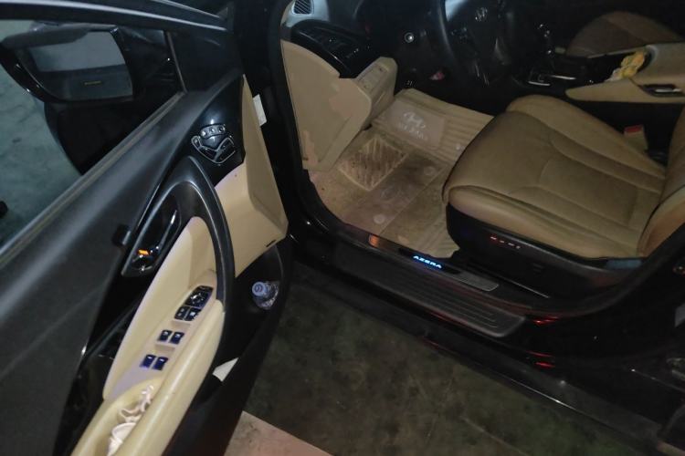 Used Hyundai Azera 2011 3.0L Flagship Edition Driver Seat
