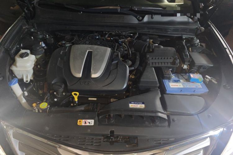 Used Hyundai Azera 2011 3.0L Flagship Edition Engine Bay