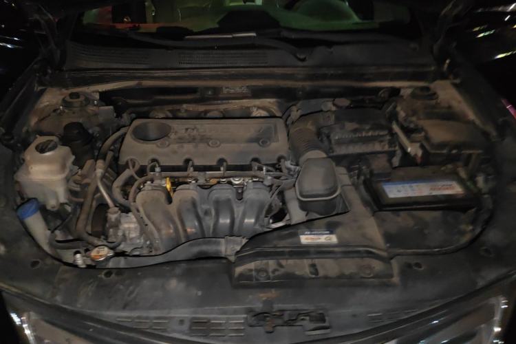Used Hyundai Azera 2011 2.4L Luxury Model Engine Bay