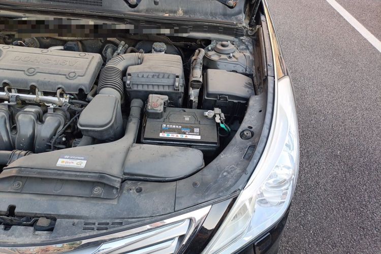 Used Hyundai Azera 2011 2.4L Flagship Edition Engine Bay Left