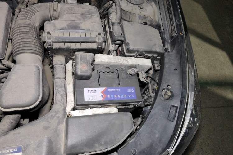 Used Hyundai Azera 2011 2.4L Flagship Edition Engine Bay Left