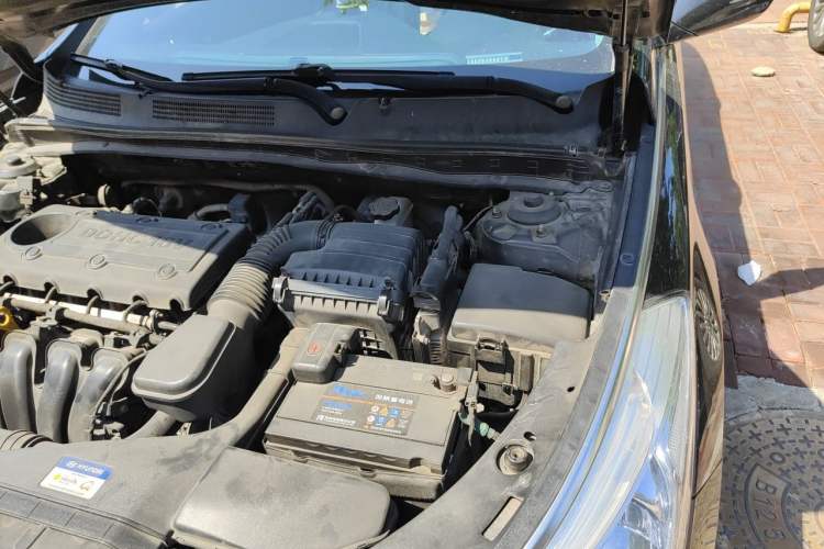 Used Hyundai Azera 2011 2.4L Flagship Edition Engine Bay Left