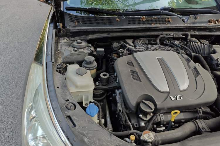 Used Hyundai Azera 2011 3.0L Premium Model Engine Bay Right