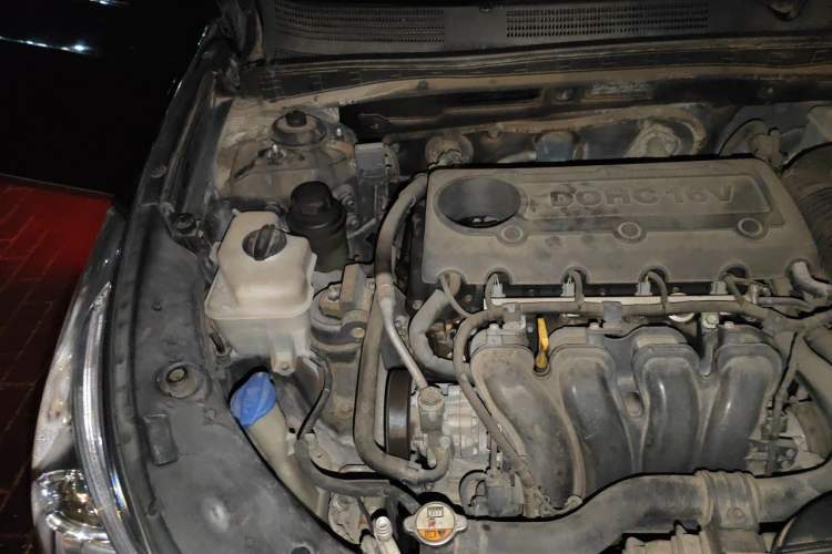 Used Hyundai Azera 2011 2.4L Luxury Model Engine Bay Right
