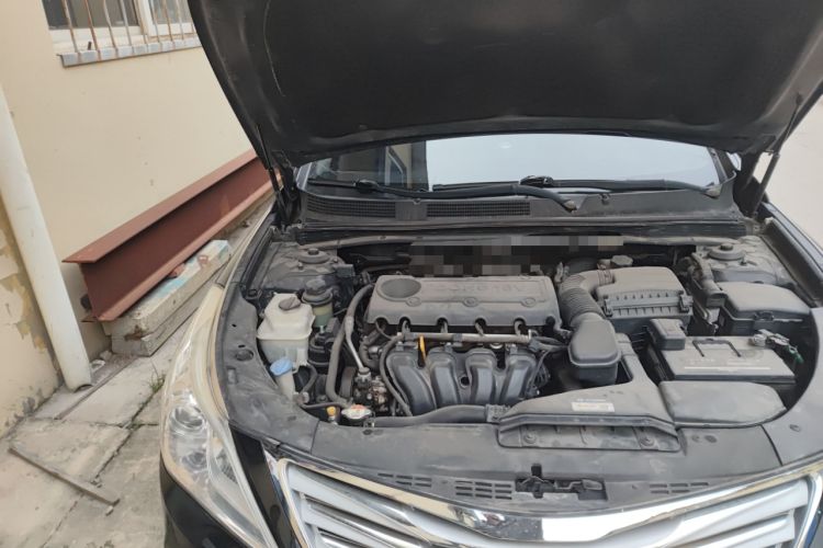 Used Hyundai Azera 2011 2.4L Luxury Model Engine Bay Right