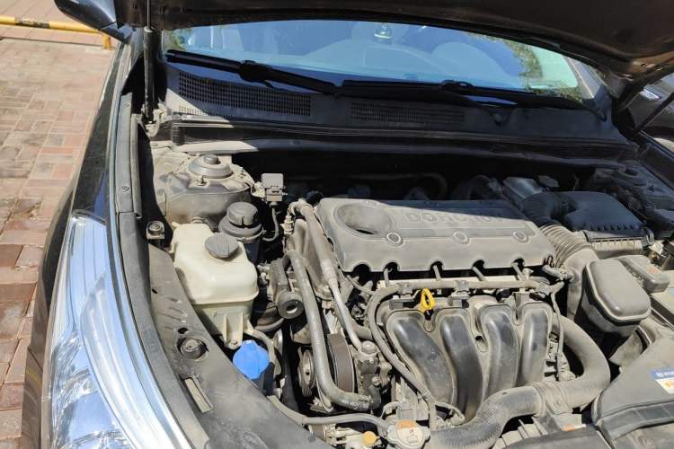 Used Hyundai Azera 2011 2.4L Flagship Edition Engine Bay Right