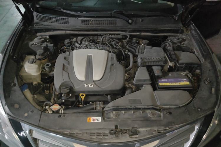 Used Hyundai Azera 2011 3.0L Flagship Edition Engine Bay