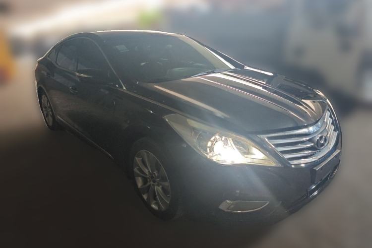 Used Hyundai Azera 2011 3.0L Flagship Edition Front Right 45 Deg