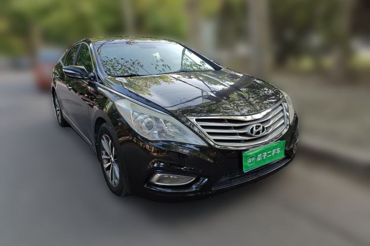 Used Hyundai Azera 2011 3.0L Premium Model Front Right 45 Deg