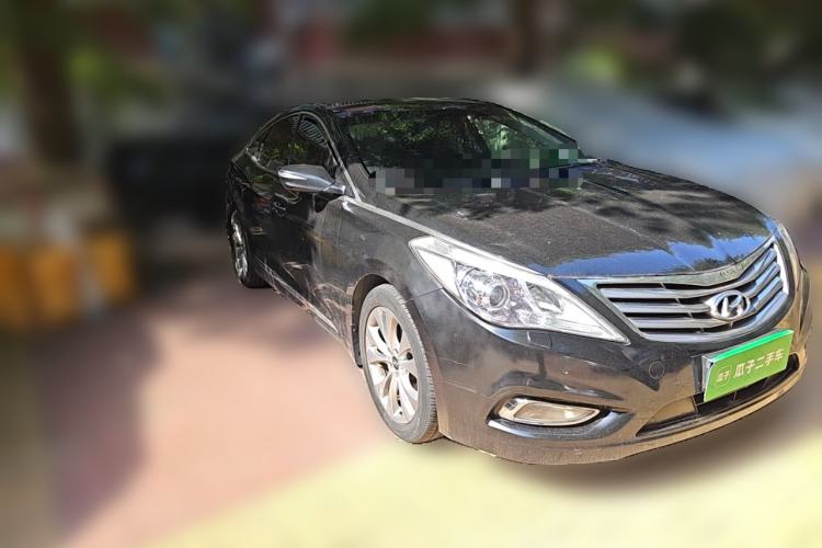 Used Hyundai Azera 2011 3.0L Flagship Edition Front Right 45 Deg