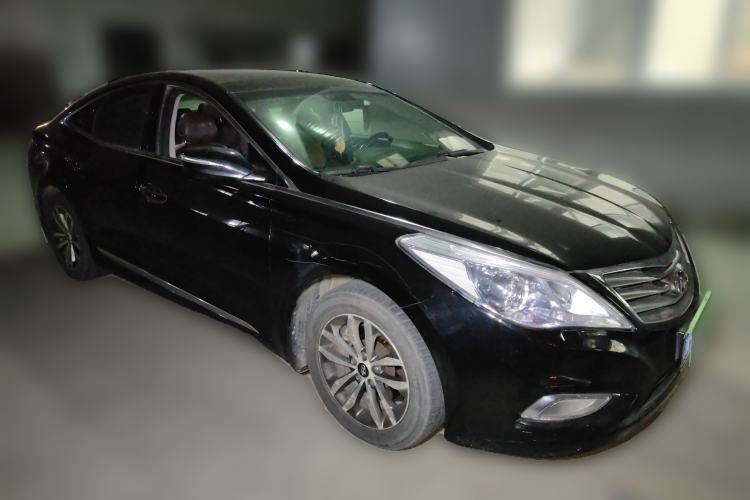 Used Hyundai Azera 2011 2.4L Flagship Edition Front Right 45 Deg