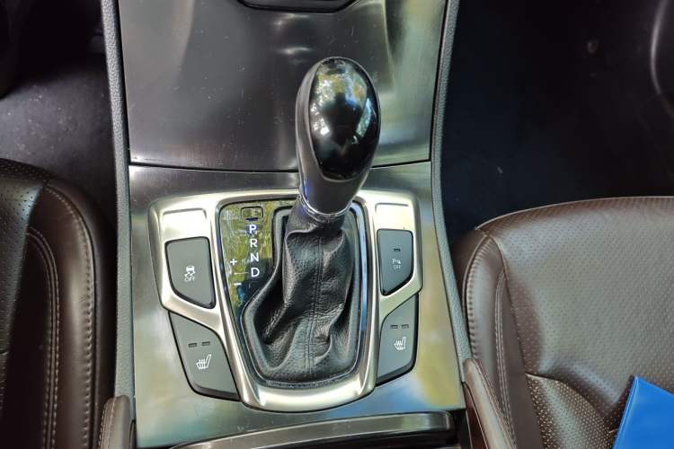 Used Hyundai Azera 2011 3.0L Premium Model Gear Lever