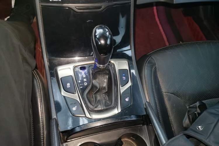 Used Hyundai Azera 2011 2.4L Luxury Model Gear Lever