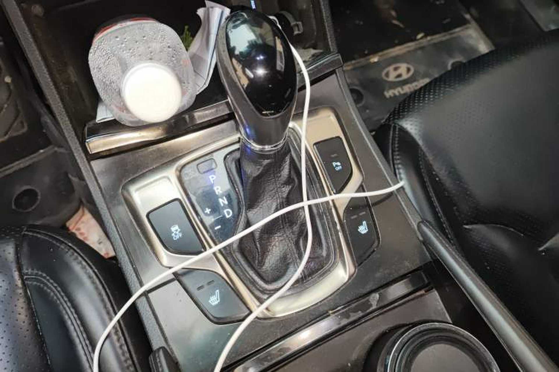 Used Hyundai Azera 2011 2.4L Luxury Model Gear Lever