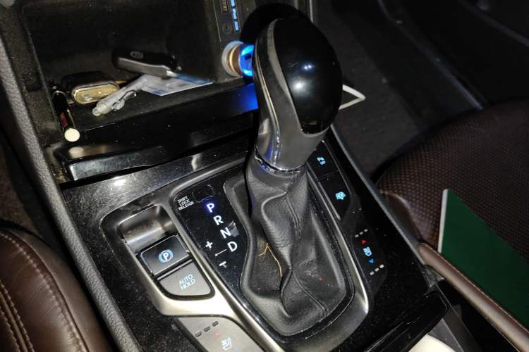 Used Hyundai Azera 2011 2.4L Flagship Edition Gear Lever