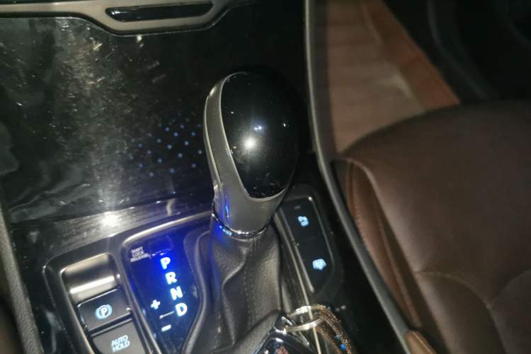 Used Hyundai Azera 2011 2.4L Flagship Edition Gear Lever