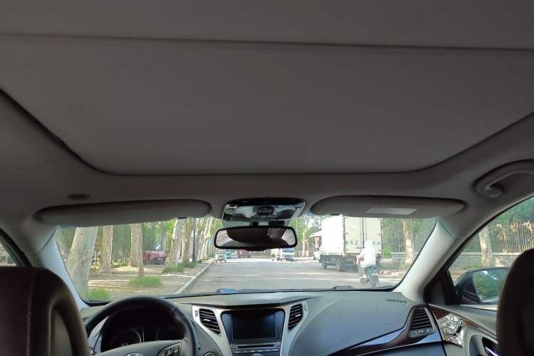 Used Hyundai Azera 2011 3.0L Premium Model Headliner