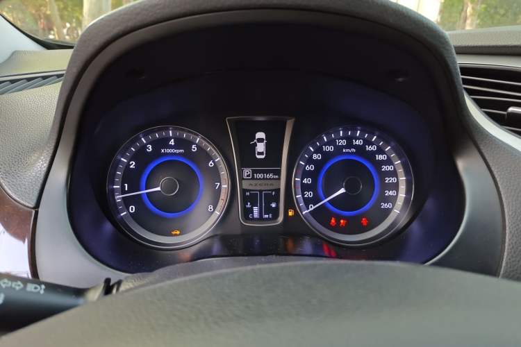 Used Hyundai Azera 2011 3.0L Premium Model Instrument Cluster