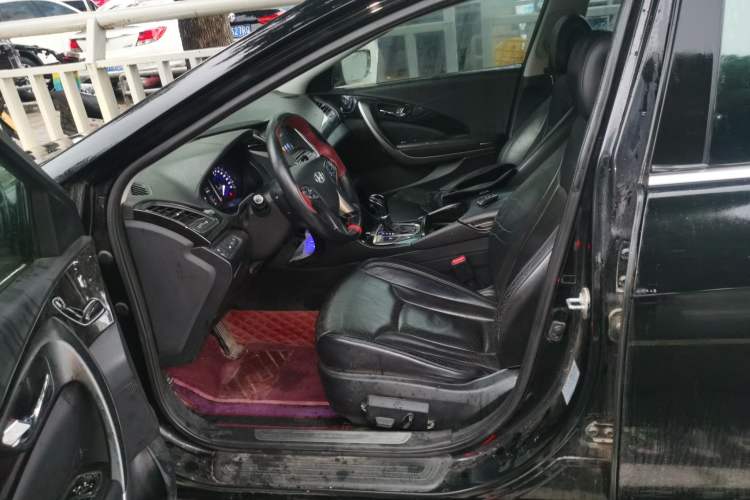 Used Hyundai Azera 2011 2.4L Luxury Model Left Front Seat