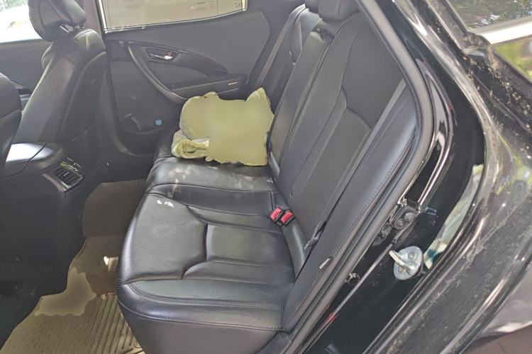 Used Hyundai Azera 2011 3.0L Flagship Edition Left Rear Seat