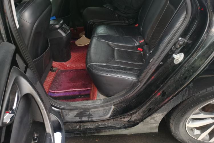 Used Hyundai Azera 2011 2.4L Luxury Model Left Rear Seat