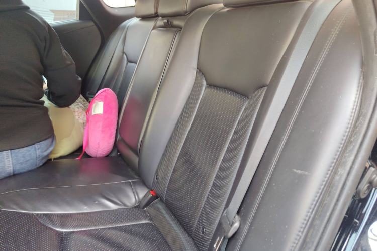Used Hyundai Azera 2011 2.4L Luxury Model Left Rear Seat