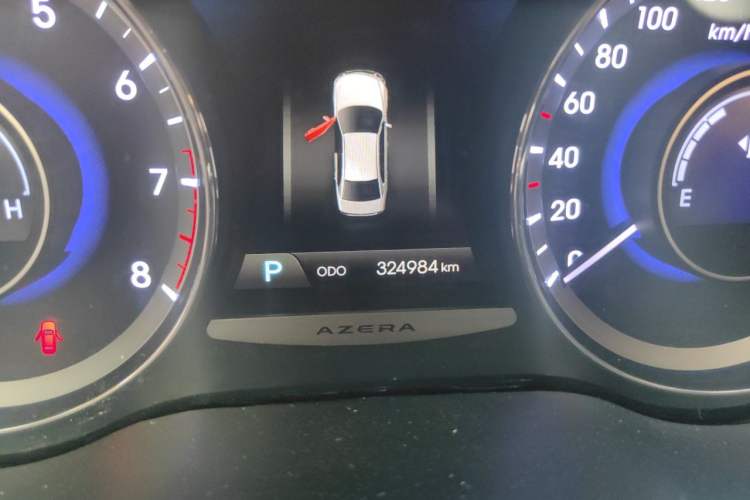 Used Hyundai Azera 2011 2.4L Flagship Edition Odometer Close Up