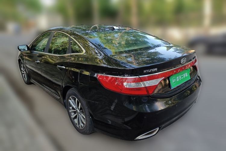Used Hyundai Azera 2011 3.0L Premium Model Rear Left 45 Deg