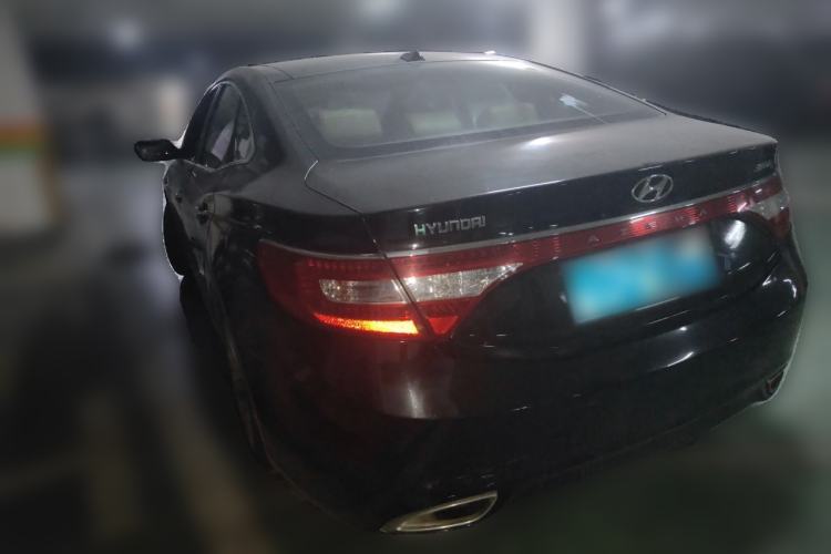 Used Hyundai Azera 2011 3.0L Flagship Edition Rear Left 45 Deg