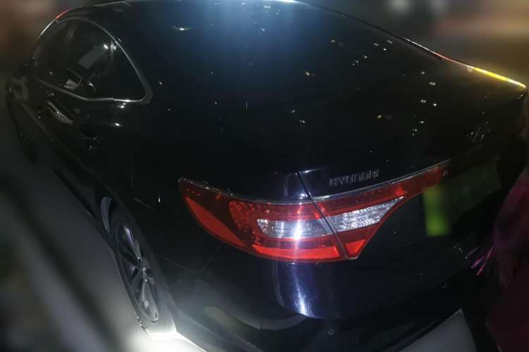 Used Hyundai Azera 2011 2.4L Flagship Edition Rear Left 45 Deg