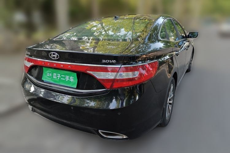 Used Hyundai Azera 2011 3.0L Premium Model Rear Right 45 Deg