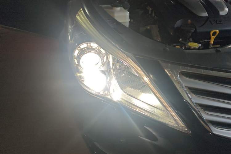 Used Hyundai Azera 2011 3.0L Flagship Edition Right Front Headlight
