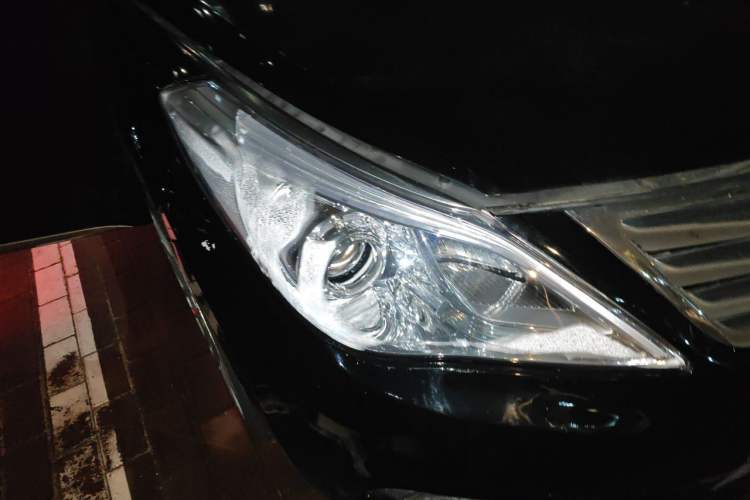 Used Hyundai Azera 2011 2.4L Luxury Model Right Front Headlight