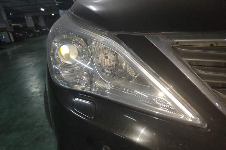 Used Hyundai Azera 2011 3.0L Flagship Edition Right Front Headlight