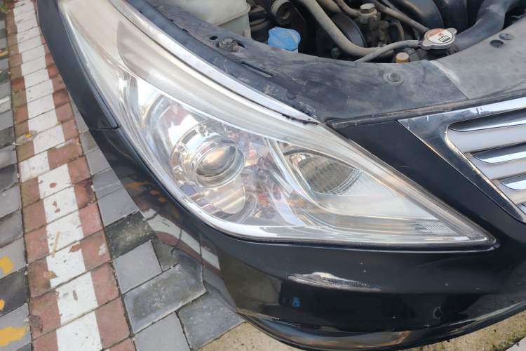 Used Hyundai Azera 2011 2.4L Luxury Model Right Front Headlight