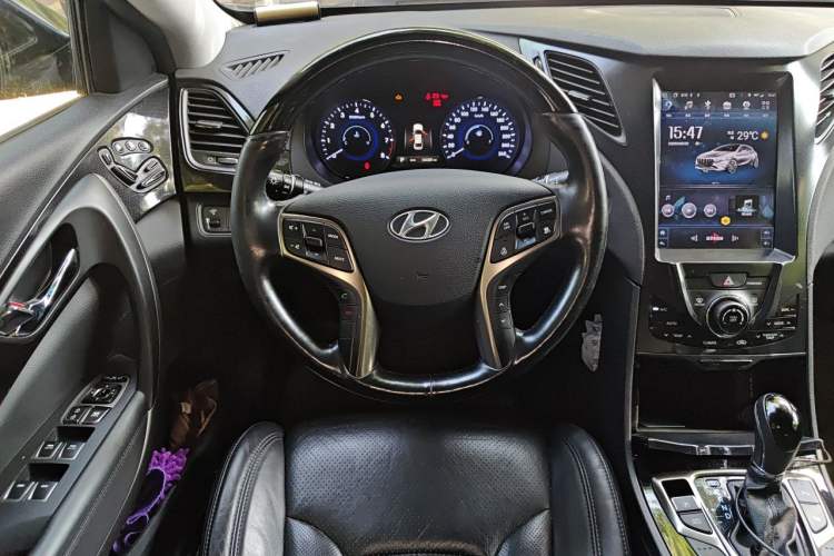 Used Hyundai Azera 2011 3.0L Flagship Edition Steering Wheel