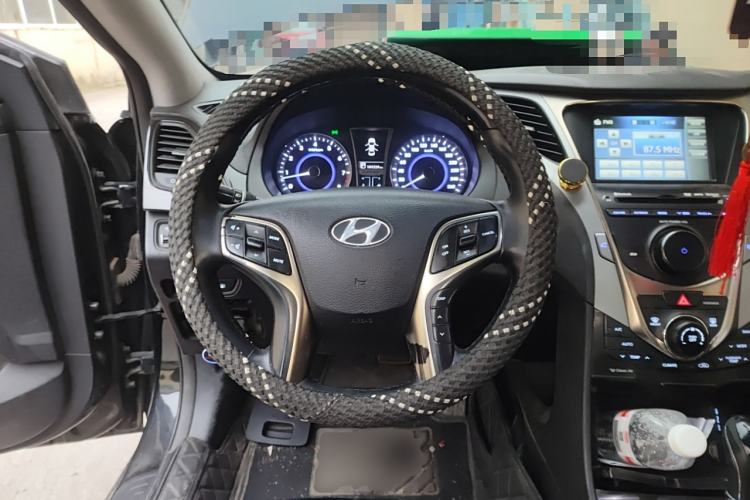 Used Hyundai Azera 2011 2.4L Luxury Model Steering Wheel