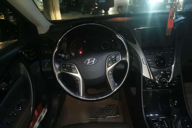 Used Hyundai Azera 2011 2.4L Flagship Edition Steering Wheel