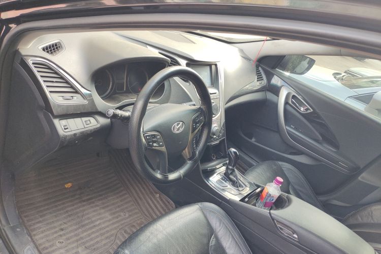Used Hyundai Azera 2011 2.4L Comfort Version Steering Wheel
