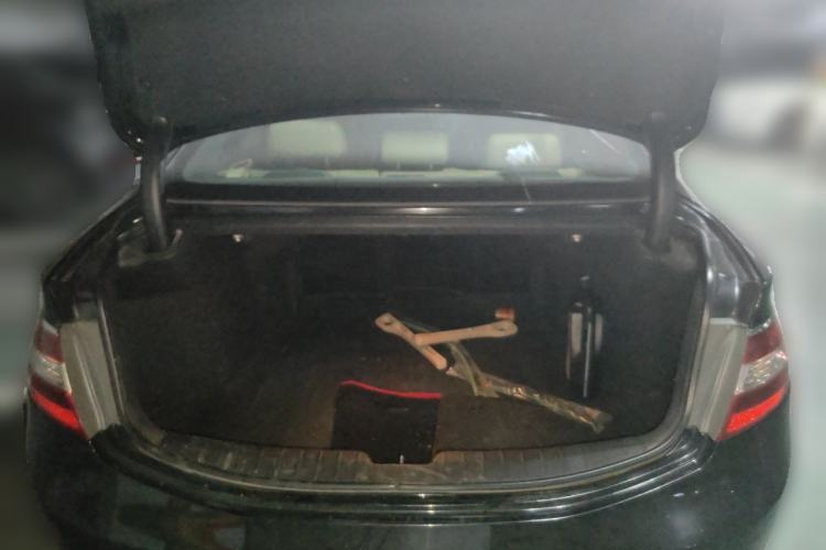 Used Hyundai Azera 2011 3.0L Flagship Edition Trunk