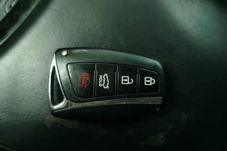 Used Hyundai Azera 2011 2.4L Luxury Model Vehicle Key
