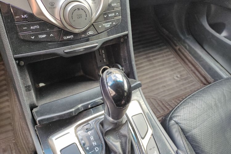 Used Hyundai Azera 2011 2.4L Comfort Version Vehicle Key