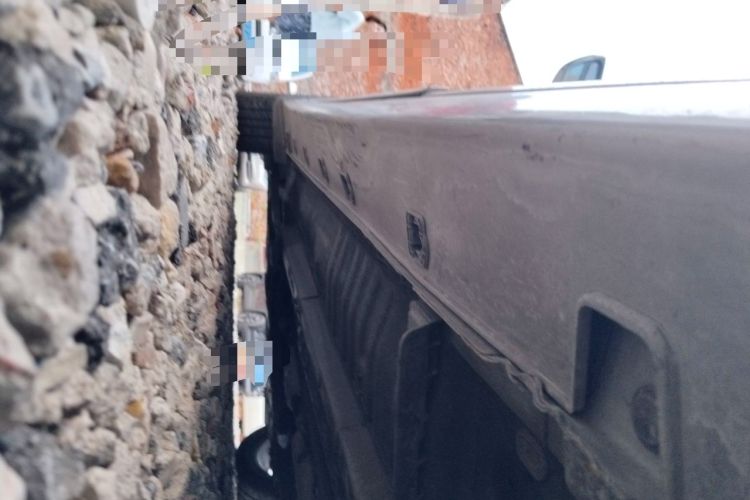 Used Hyundai Azera 2011 2.4L Luxury Model Chassis Rear Left