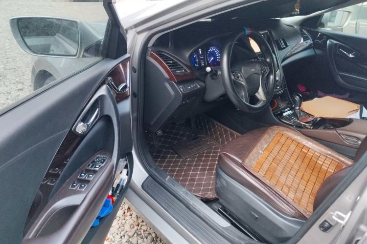 Used Hyundai Azera 2011 2.4L Luxury Model Driver Seat